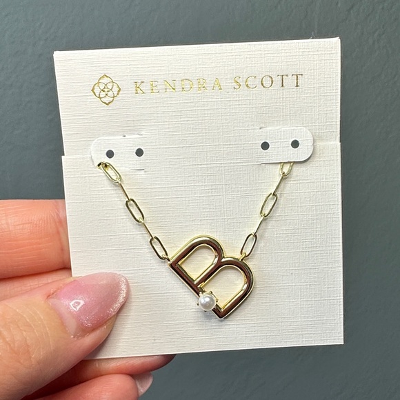 NWT - Kendra Scott Cultured Freshwater Pearl Initial Pendant Necklace 19" - Picture 5 of 11